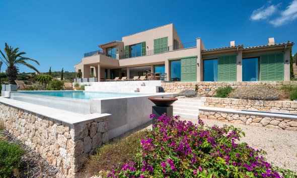 Country House - Reventa - Palma -
                Urbanización Puntiró