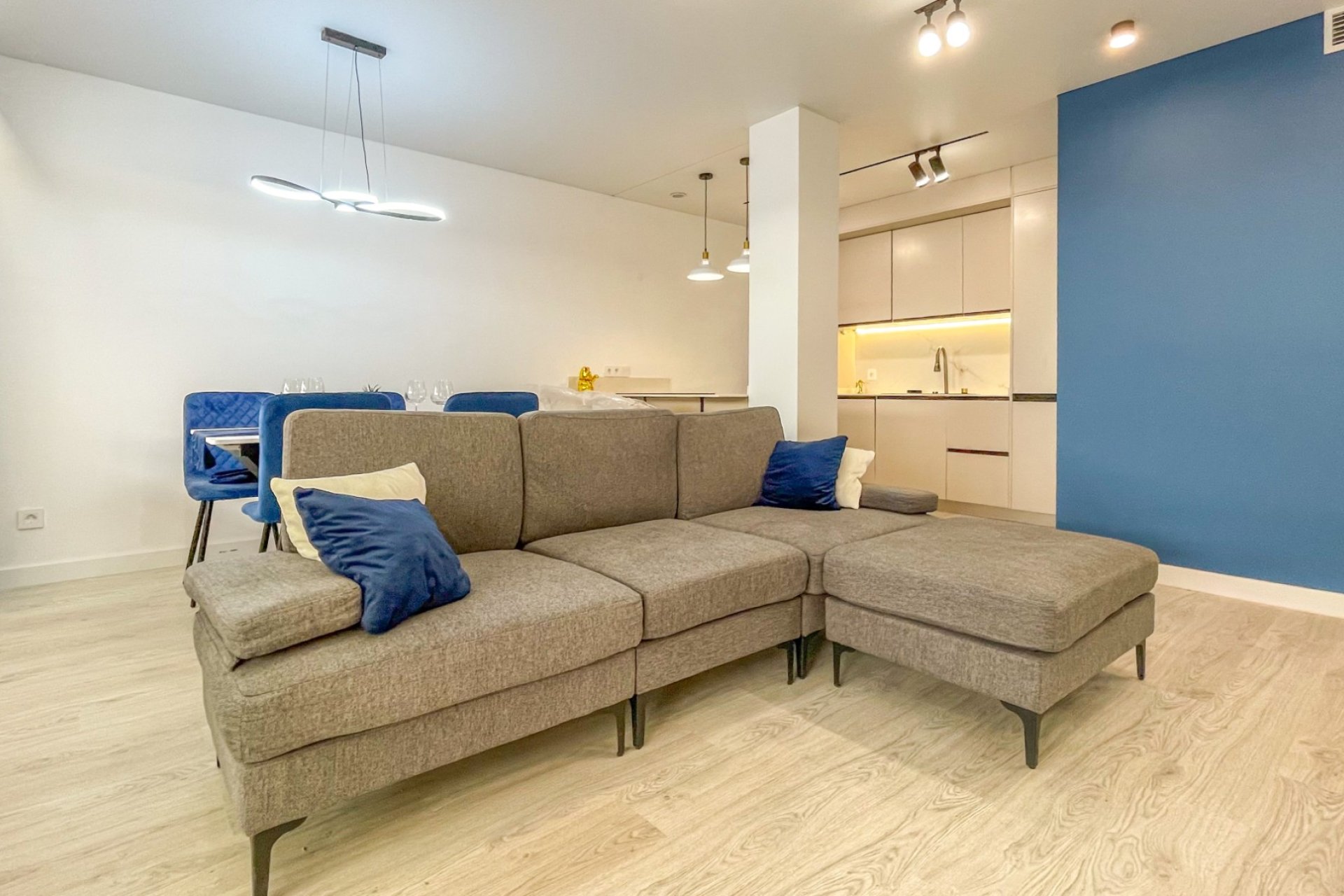 Gensalg - apartment -
Torrevieja - Playa Los Naufragos