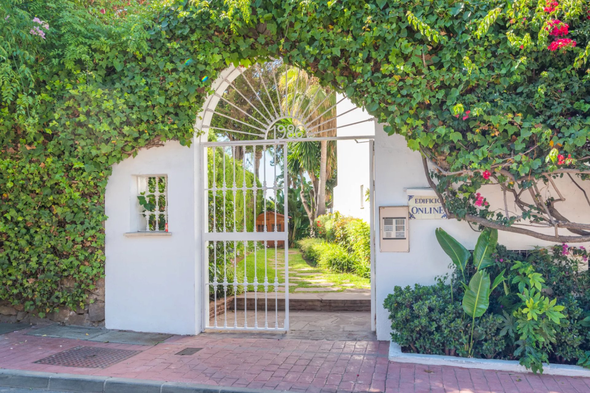 Gensalg - Rækkehus -
Marbella - Puerto Banús