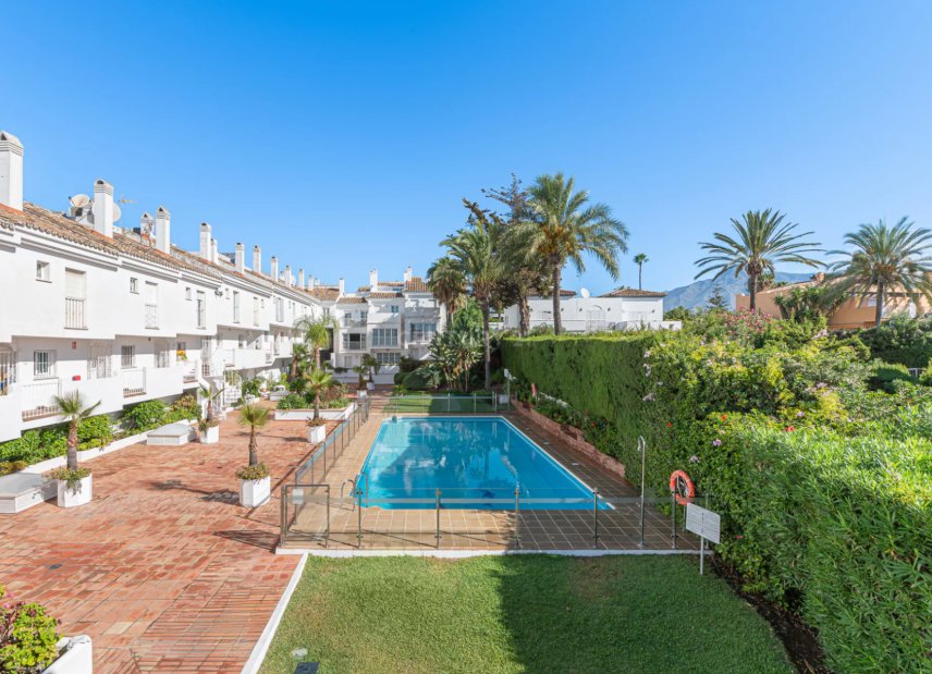 Gensalg - Rækkehus -
Marbella - Puerto Banús