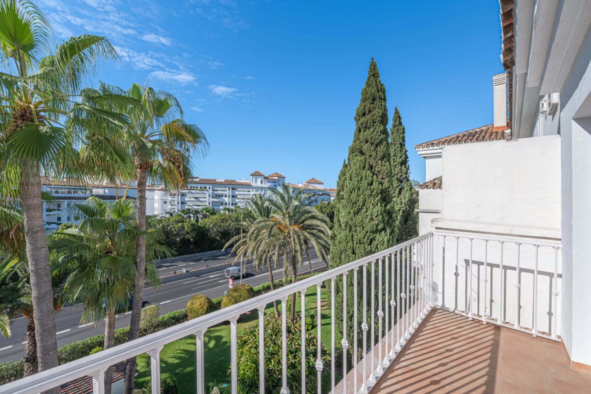 Gensalg - Rækkehus -
Marbella - Puerto Banús
