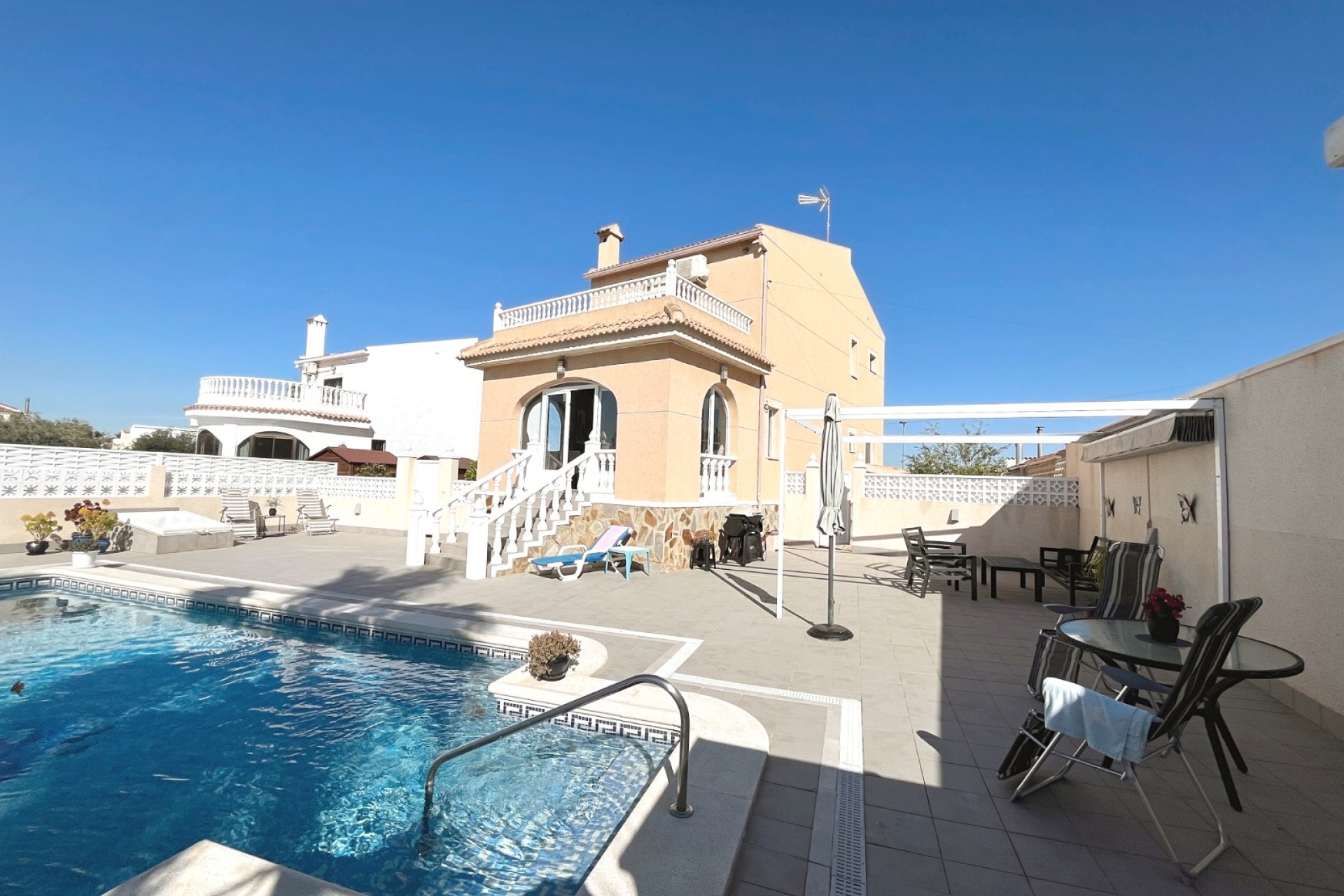 Gensalg - Villa -
Benijofar - Monte Azul