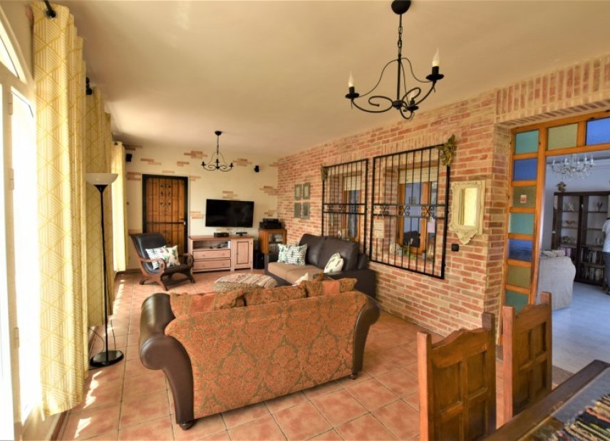 Gensalg - Villa -
Ciudad Quesada - Pueblo Bravo