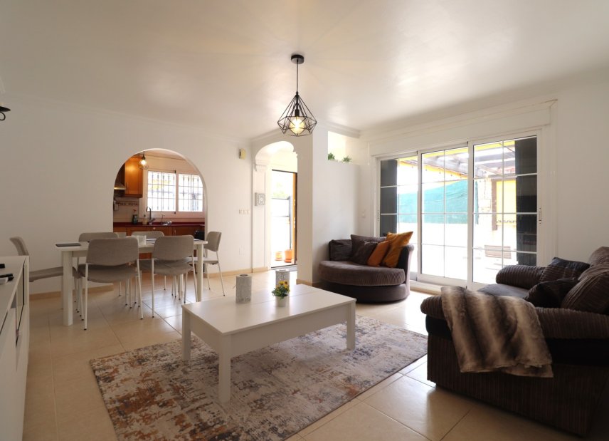 Gensalg - Villa -
Los Montesinos - La Herrada