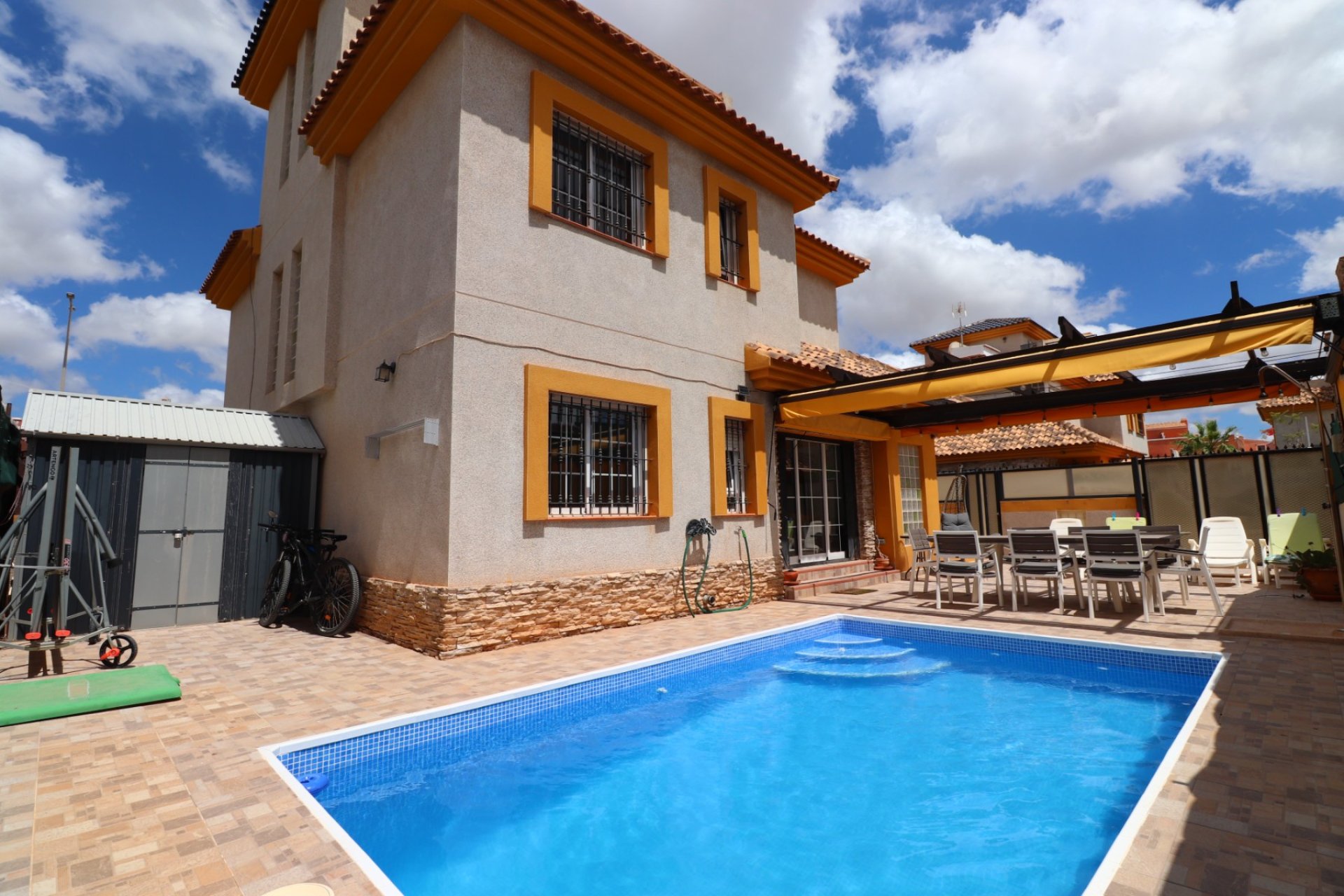 Gensalg - Villa -
Los Montesinos - La Herrada