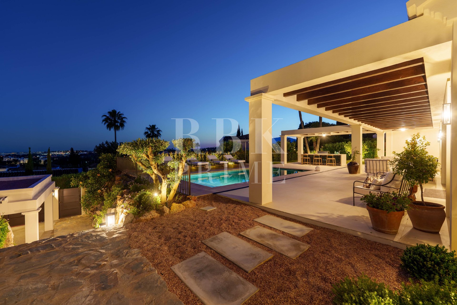 Gensalg - Villa -
Malaga - Nueva Andalucía