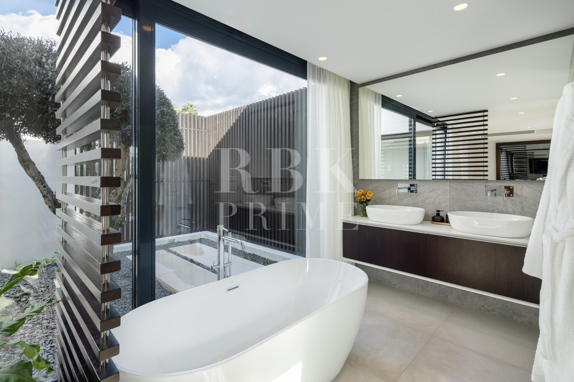 Gensalg - Villa -
Malaga - Nueva Andalucía