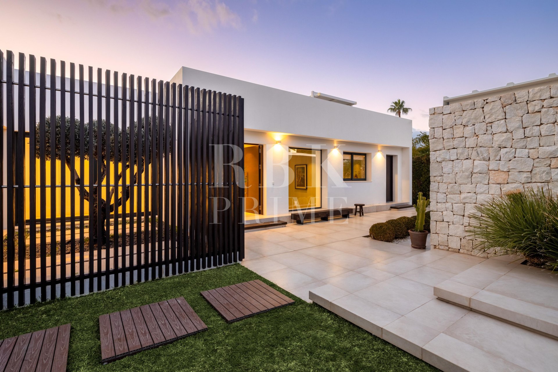 Gensalg - Villa -
Malaga - Nueva Andalucía