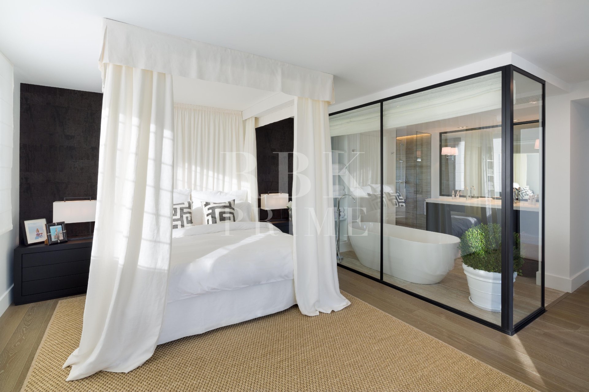 Gensalg - Villa -
Malaga - Nueva Andalucía