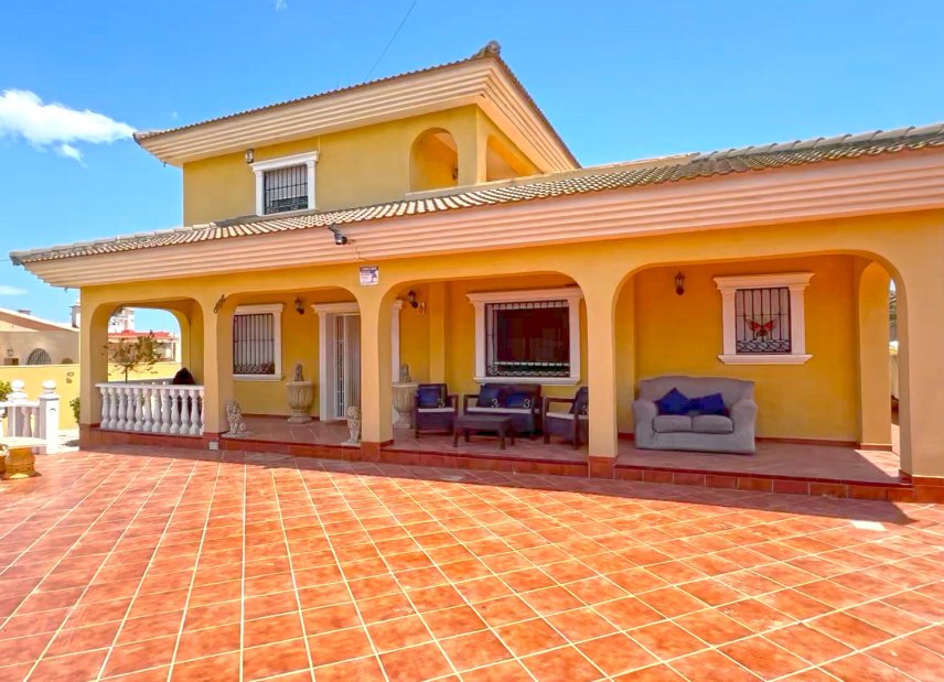 Gensalg - Villa -
Torrevieja - Los Balcones