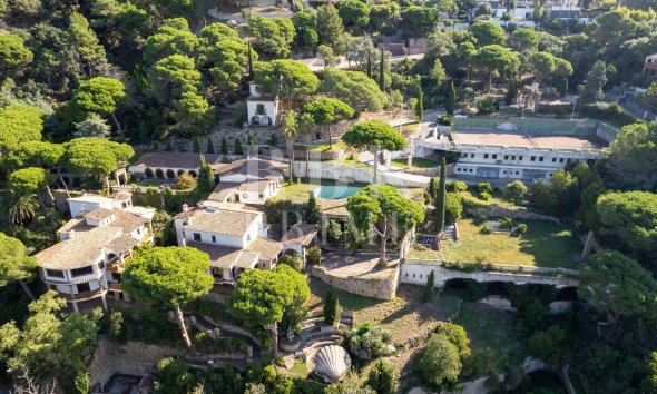 Land - Reventa - Girona -
                Girona