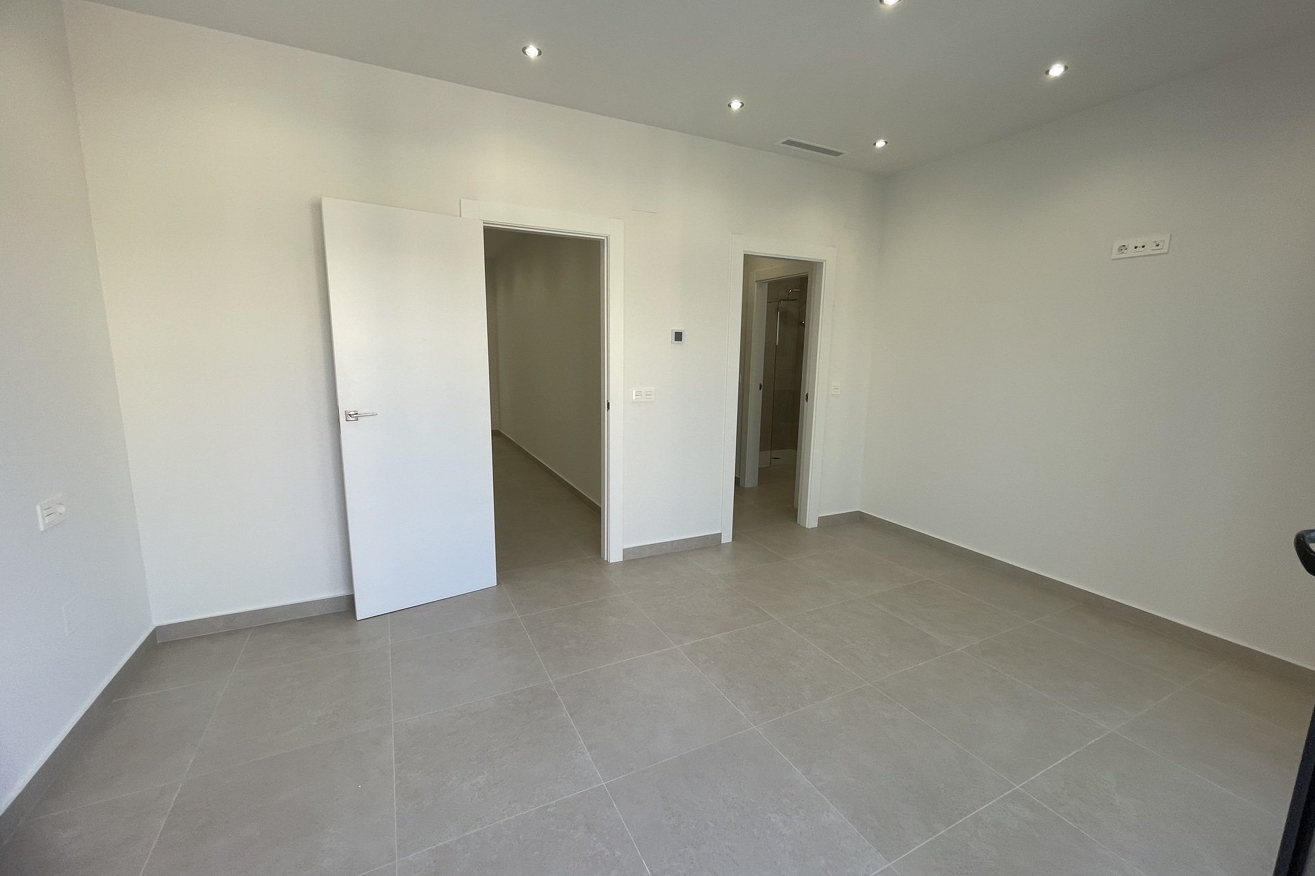 New Build - detached -
Heredades
