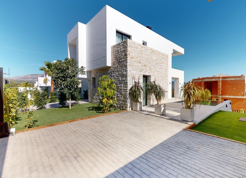 New Build - detached -
Polop