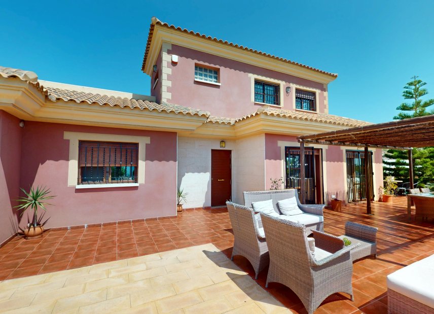 Nybyggeri - detached -
Águilas