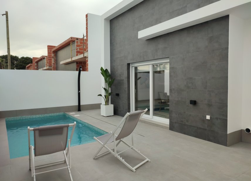 Nybyggeri - detached -
Balsicas