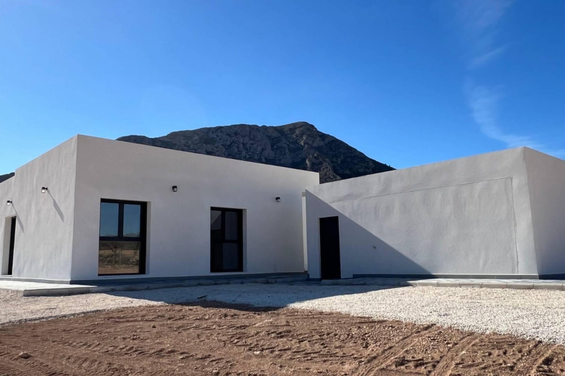 Nybyggeri - detached -
La Canalosa