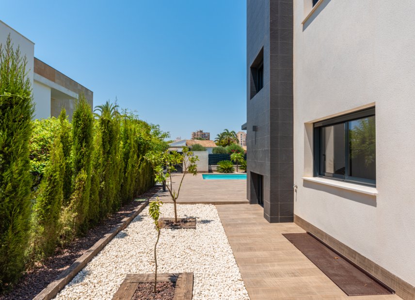 Nybyggeri - detached -
Playa Paraiso