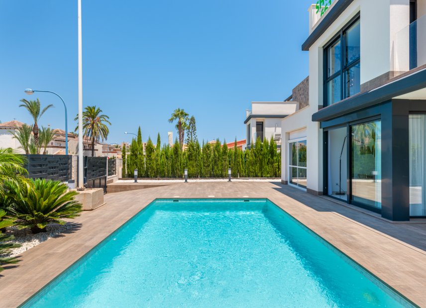 Nybyggeri - detached -
Playa Paraiso
