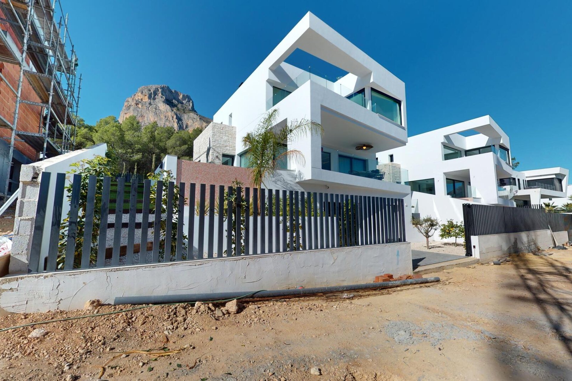 Nybyggeri - detached -
Polop