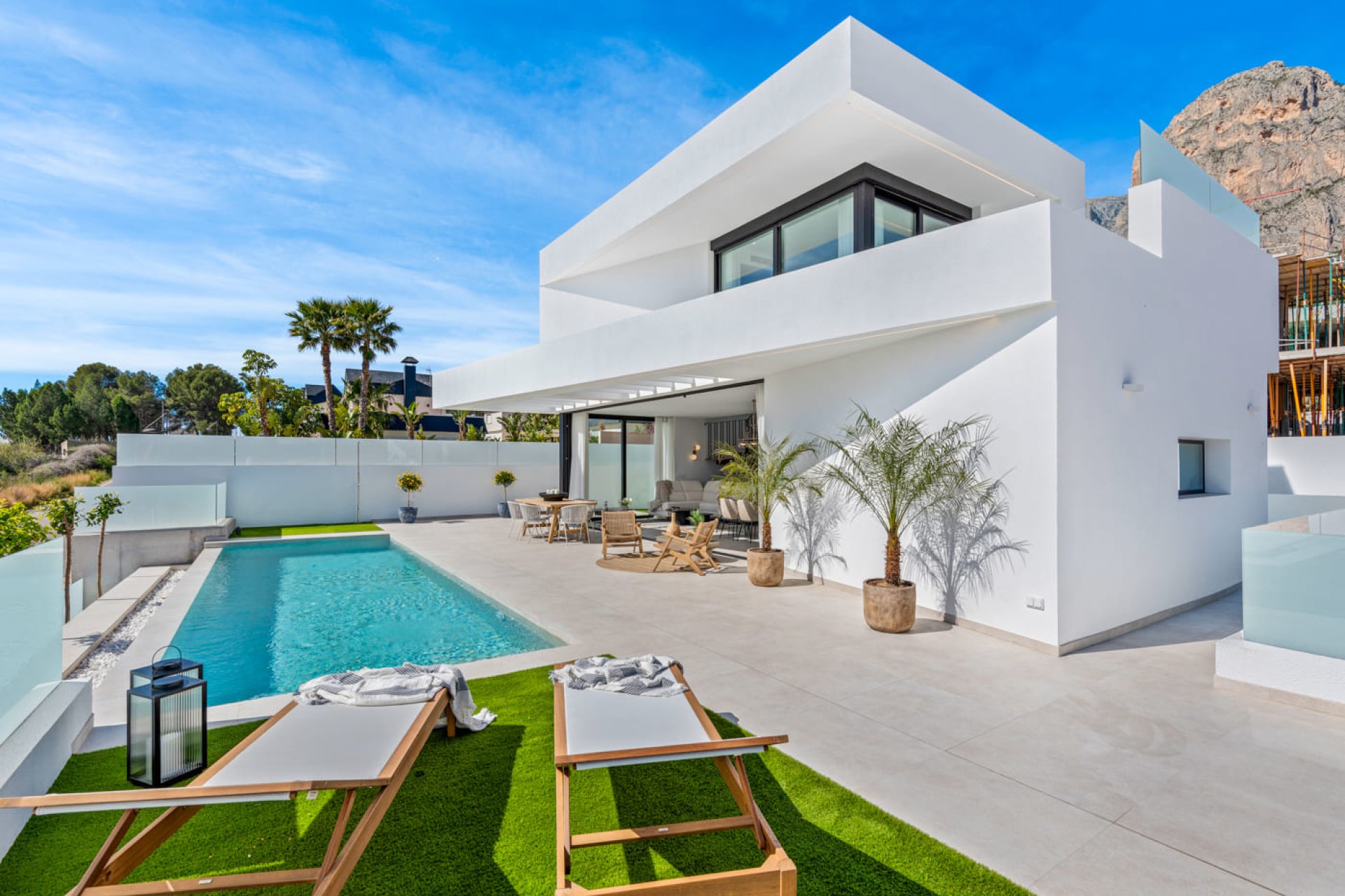Nybyggeri - detached -
Polop