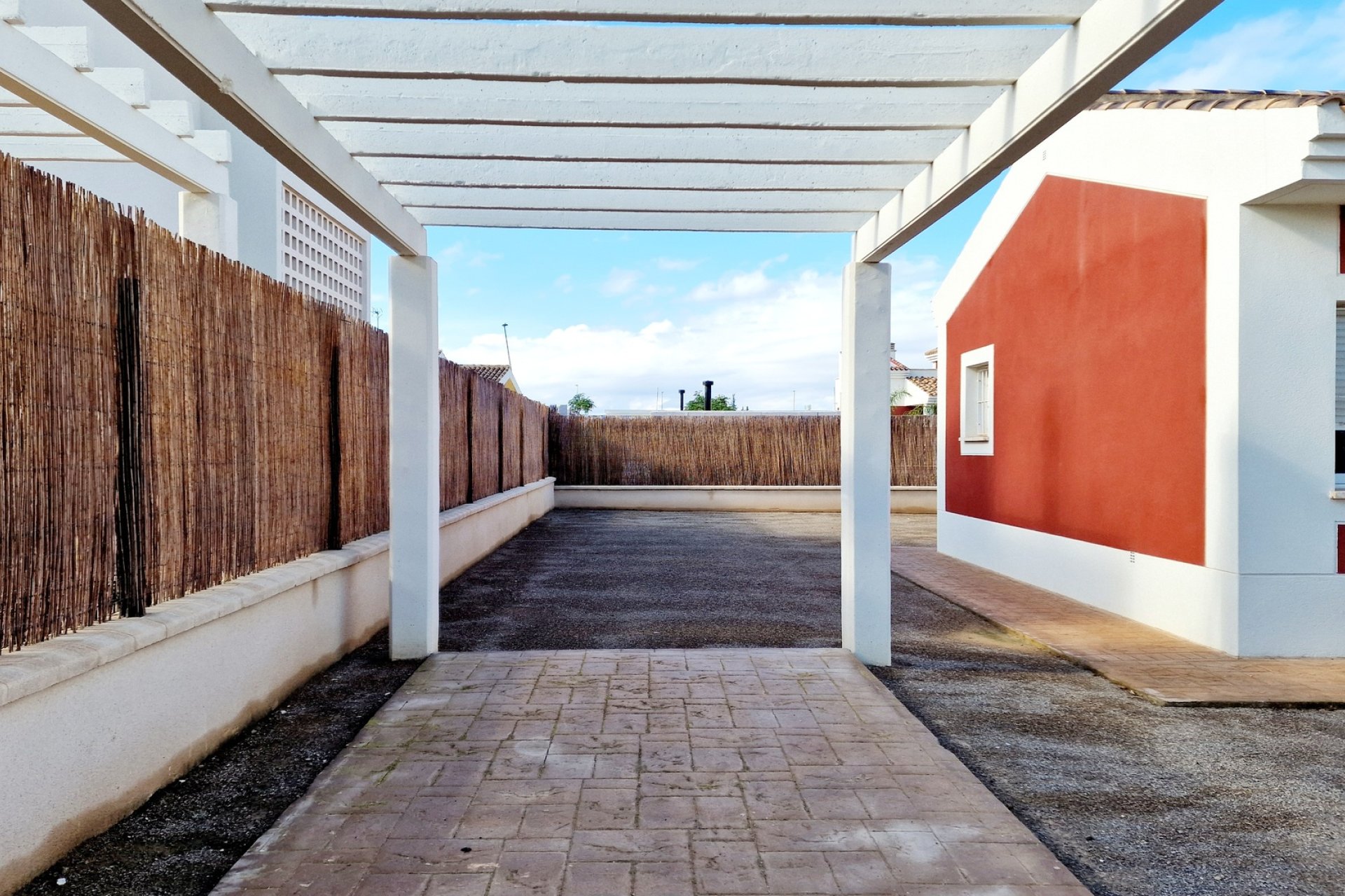 Nybyggeri - detached -
Purias