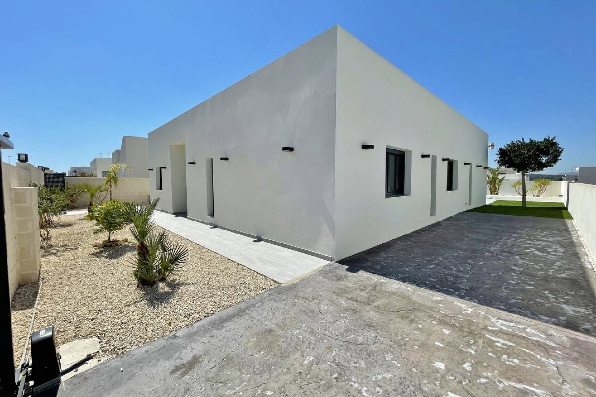 Nybyggeri - detached -
Rafal