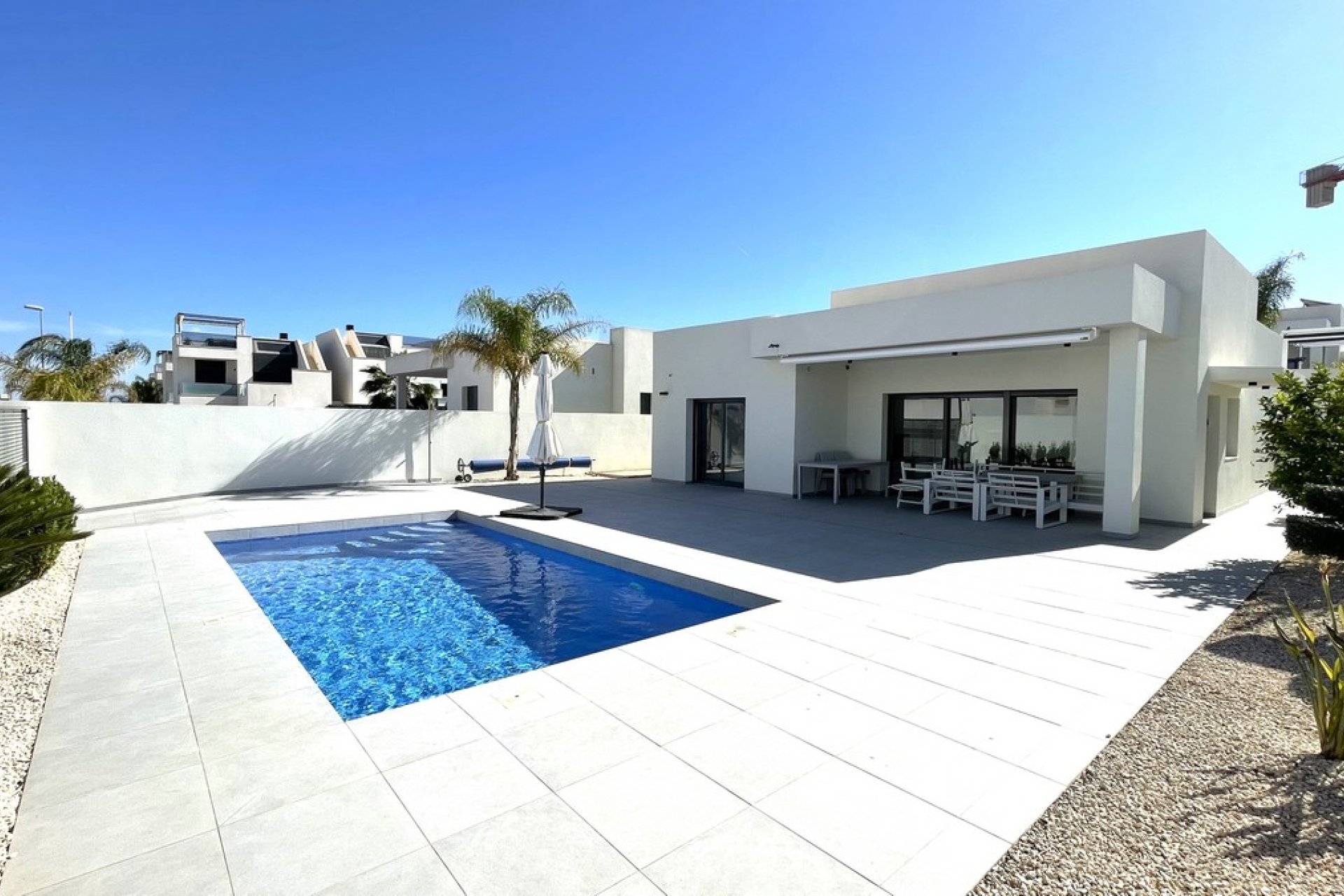 Nybyggeri - detached -
Rafal