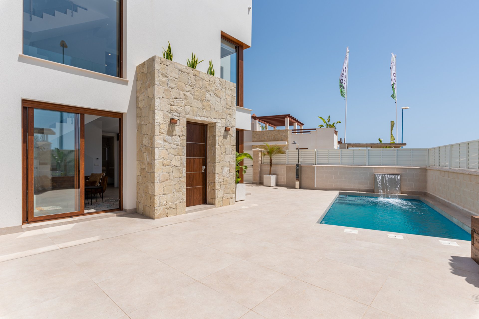 Nybyggeri - detached -
Vera