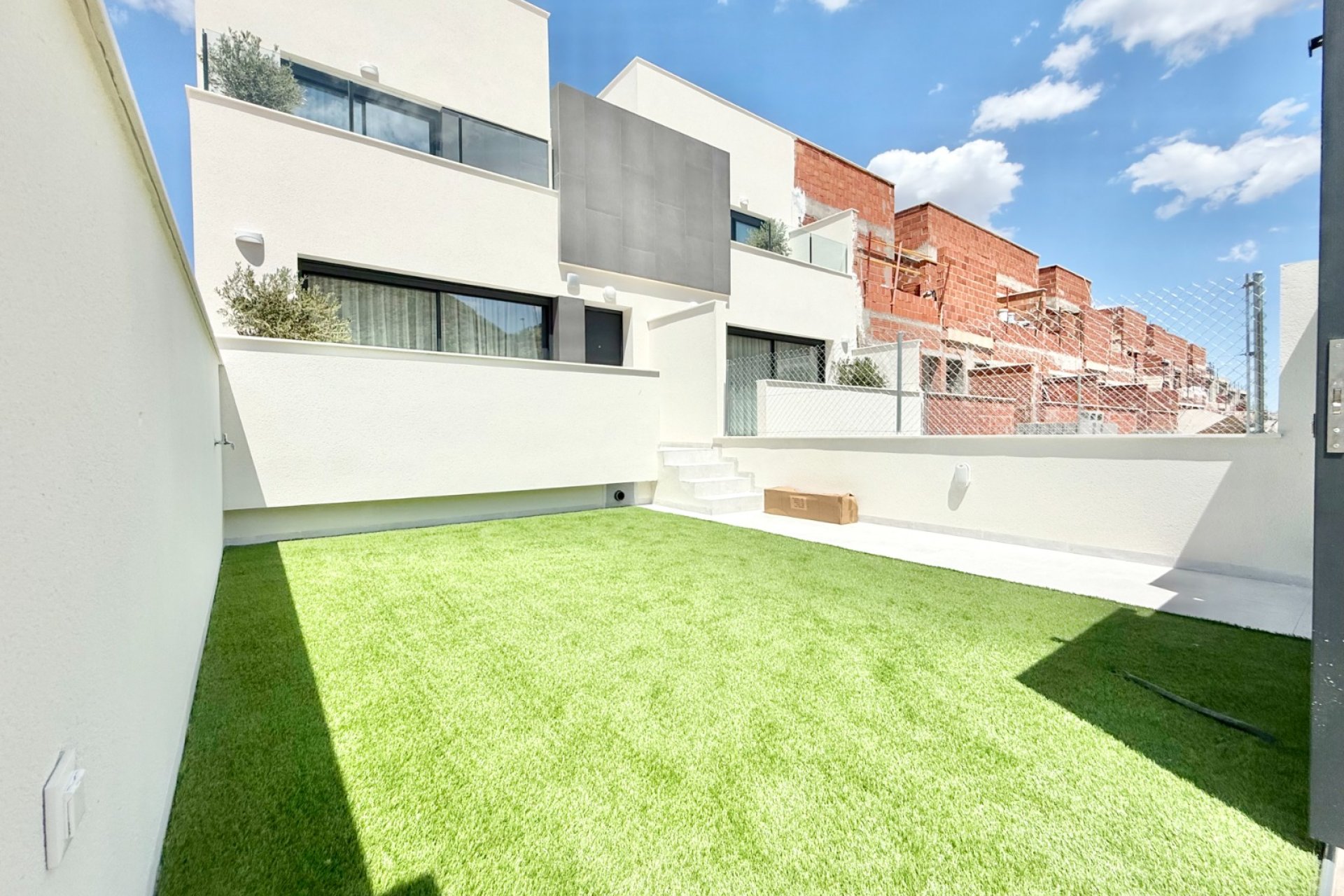 Nybyggeri - low-bungalow -
Cox