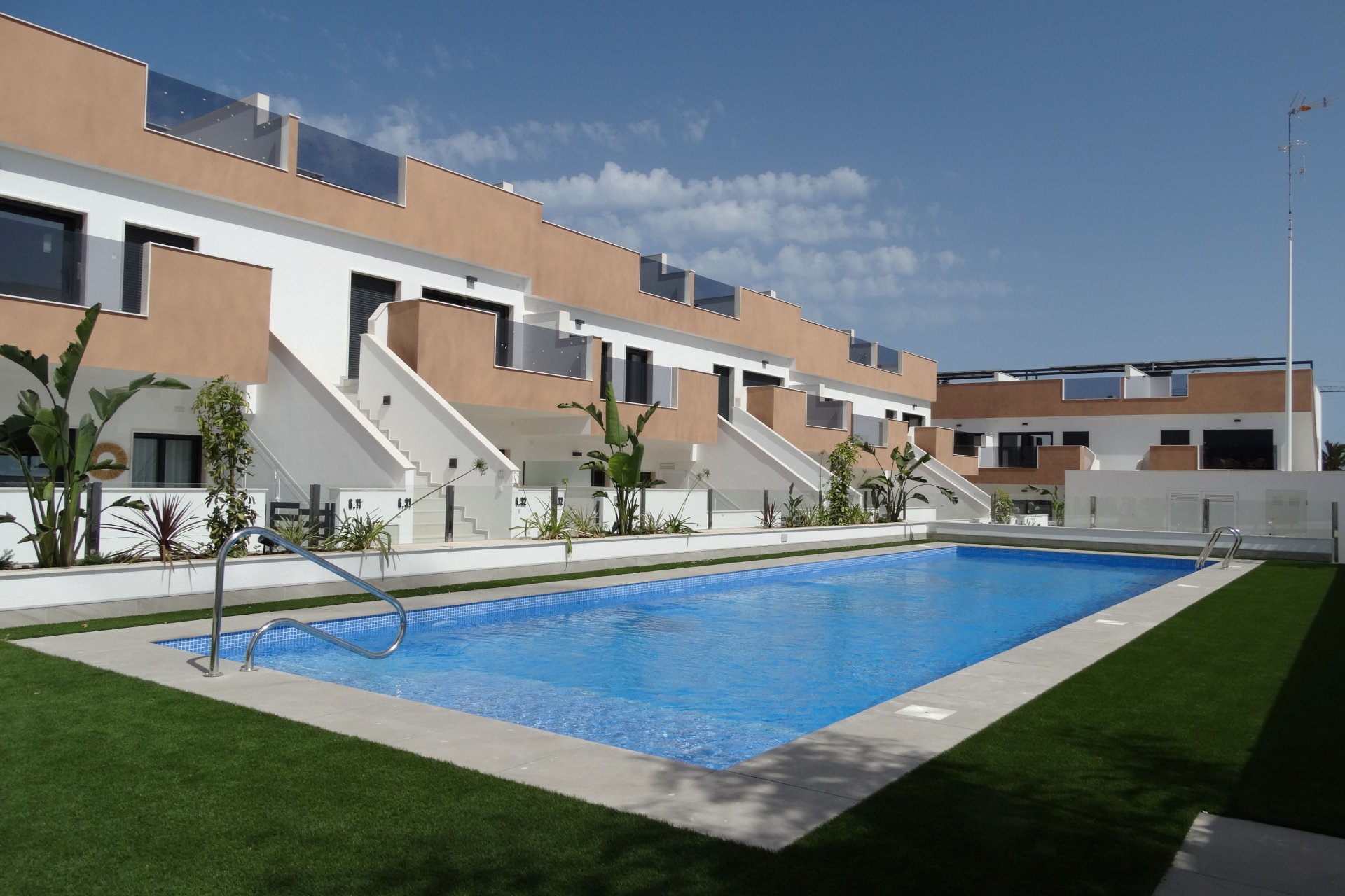 Nybyggeri - low-bungalow -
Pilar de la Horadada