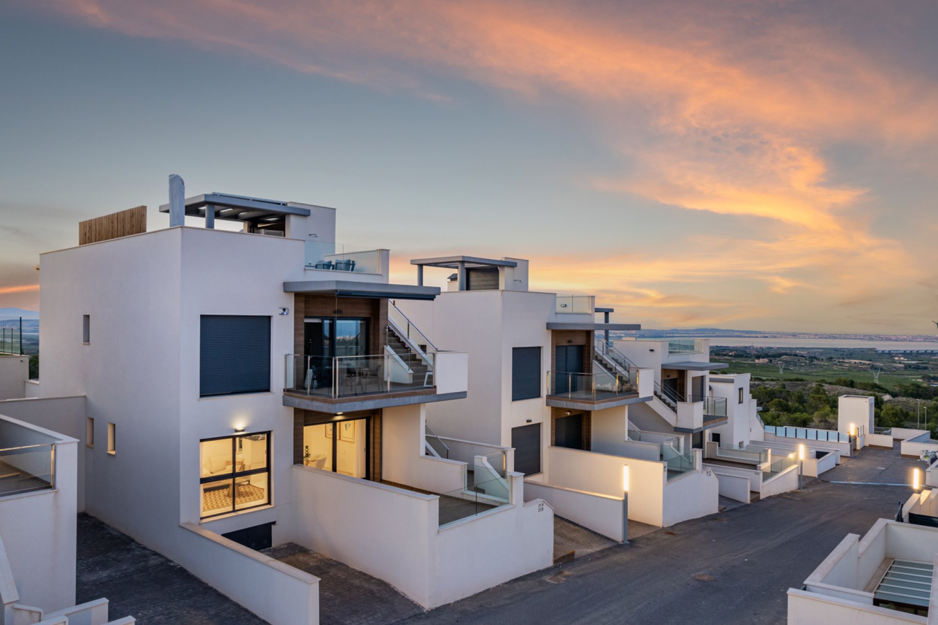 Nybyggeri - low-bungalow -
San Miguel de Salinas