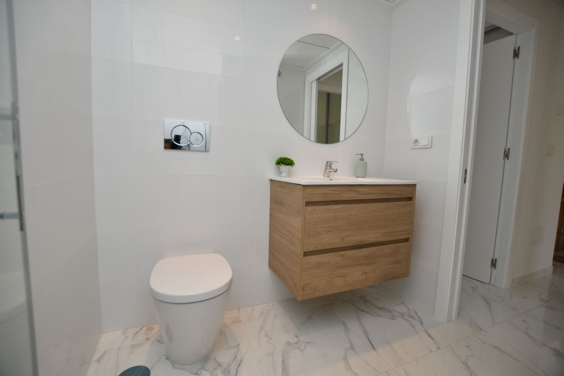 Nybyggeri - low-bungalow -
San Miguel de Salinas