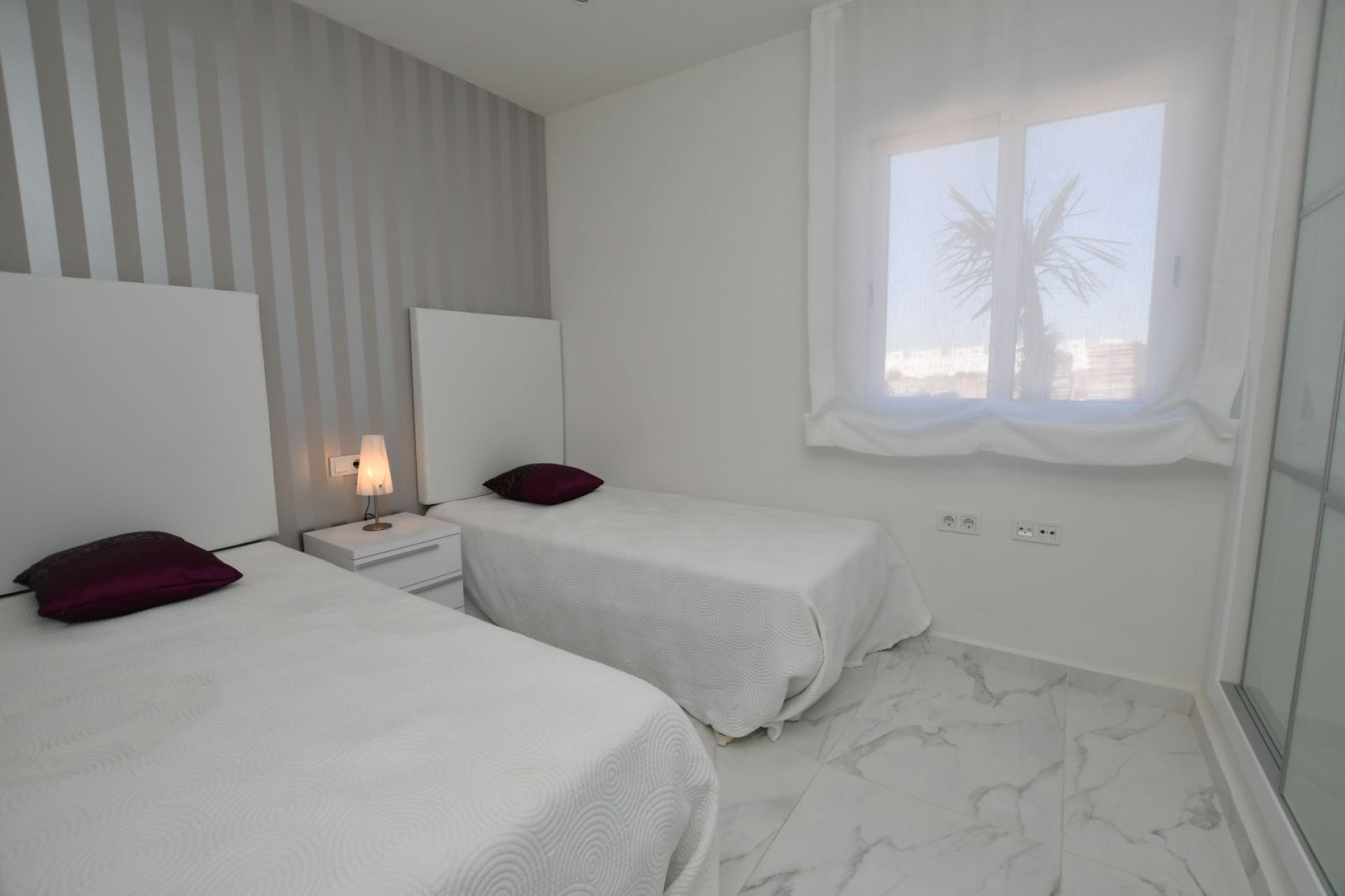 Nybyggeri - low-bungalow -
San Miguel de Salinas