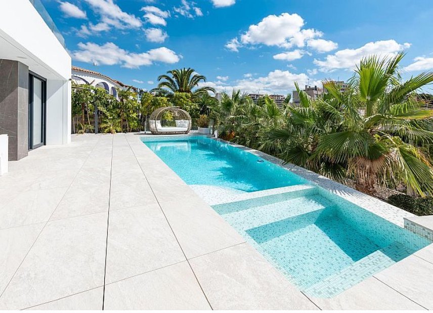 Nybyggeri - Villa -
Calpe