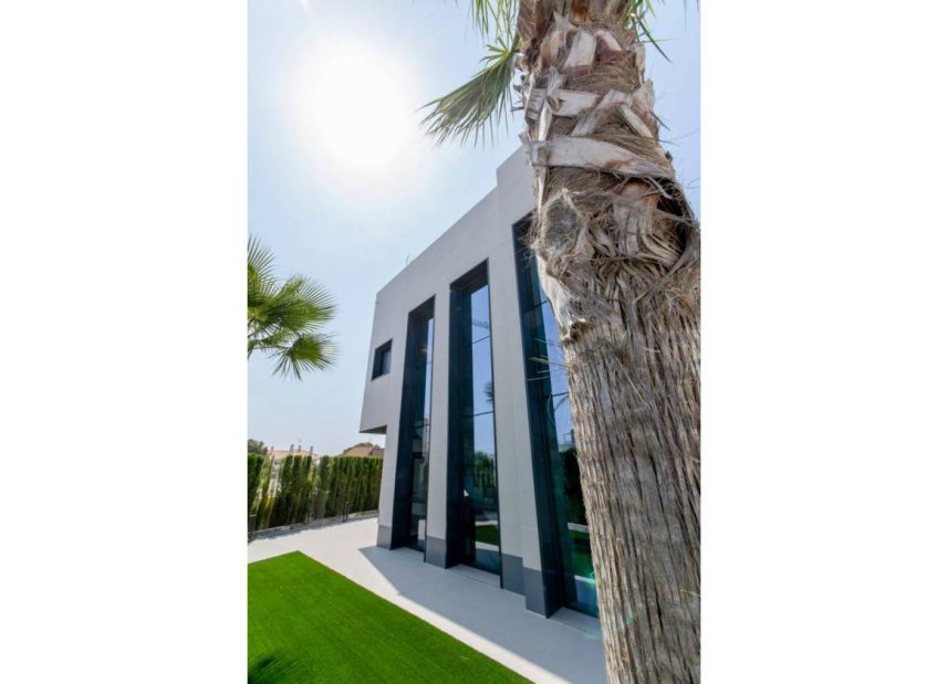 Nybyggeri - Villa -
Dehesa de Campoamor
