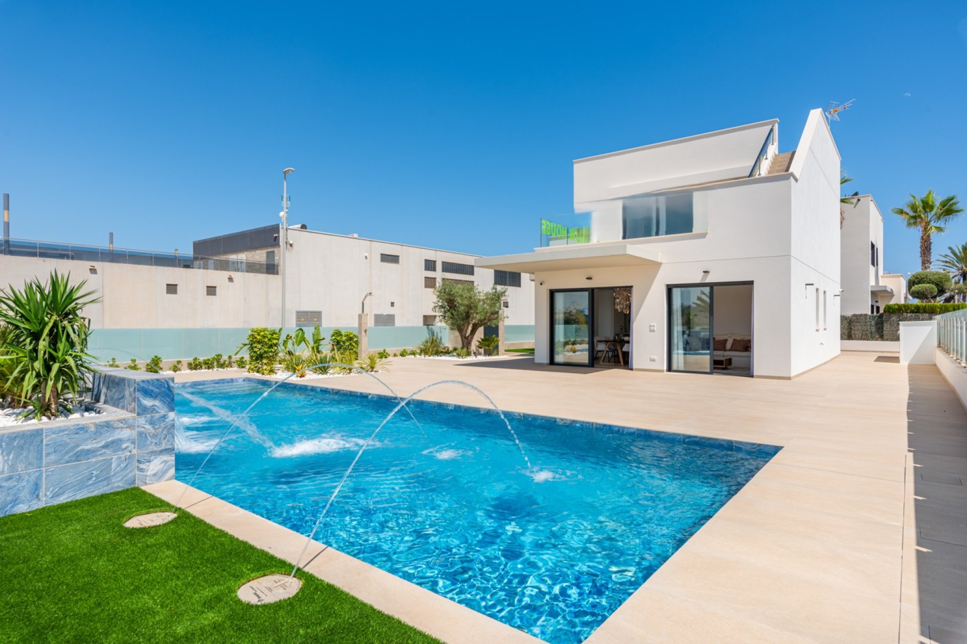 Nybyggeri - Villa -
Dehesa de Campoamor