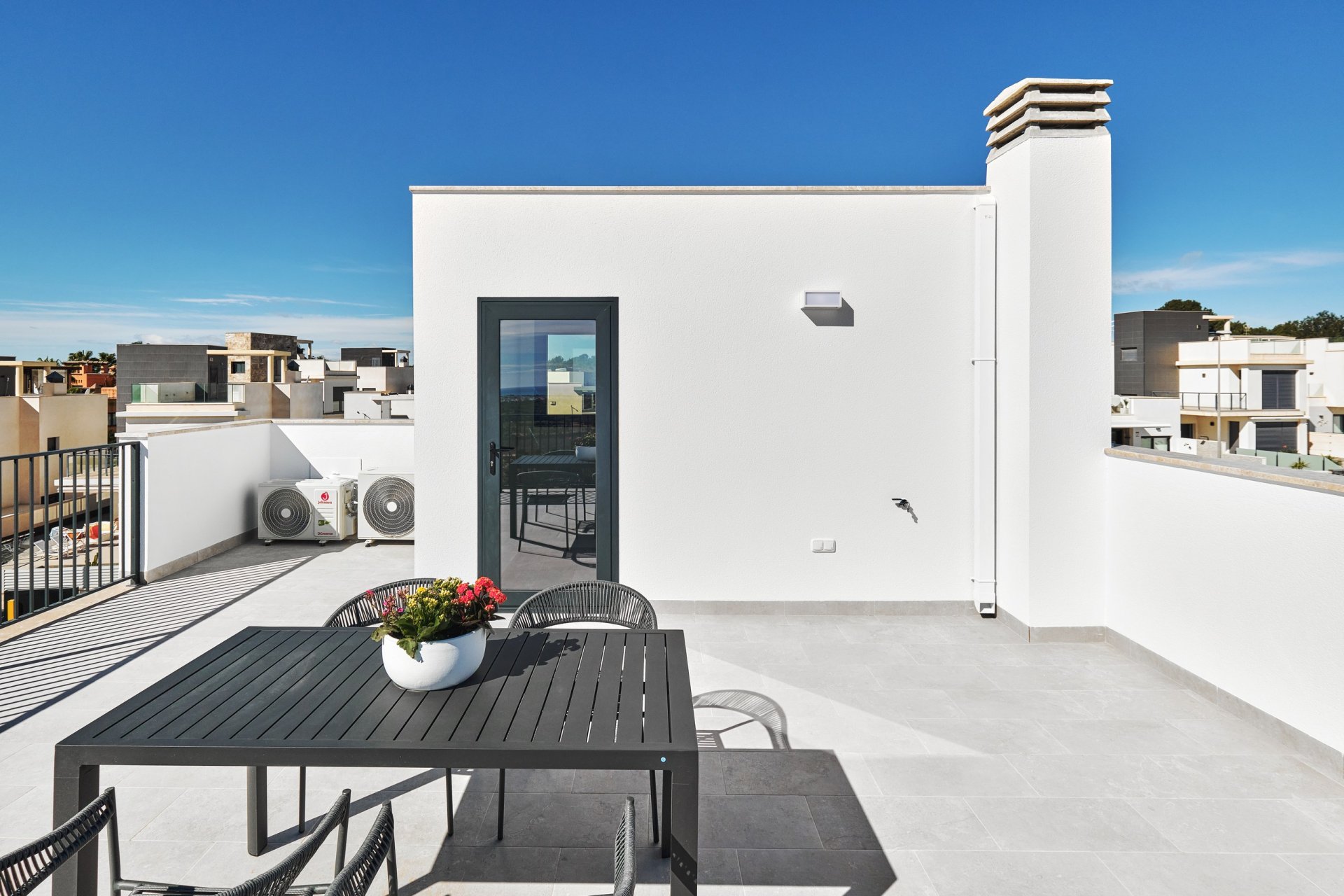 Nybyggeri - Villa -
San Miguel de Salinas