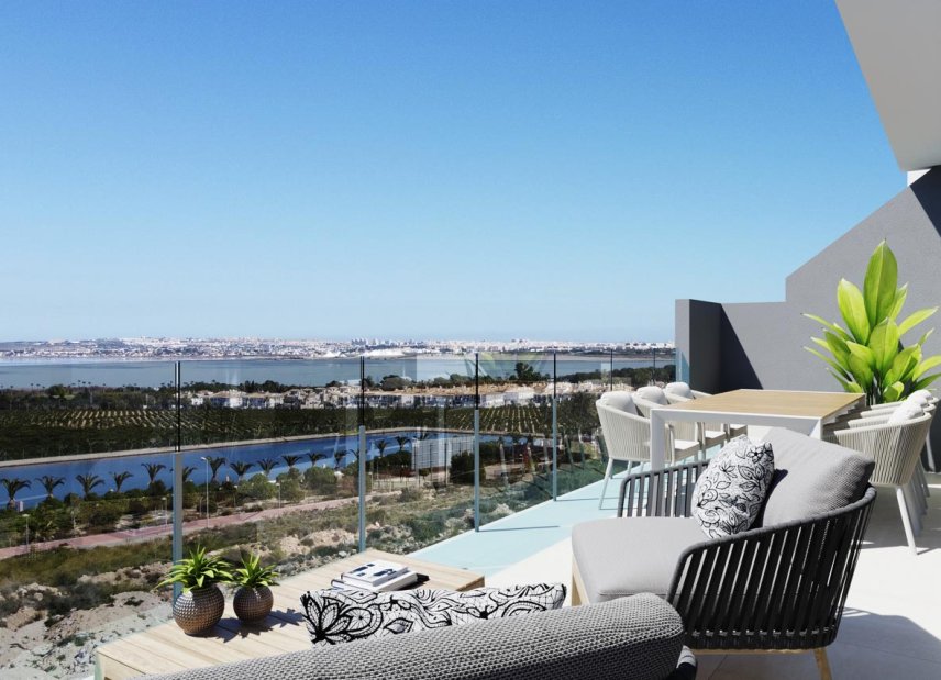 Obra nueva - Ático -
Torrevieja