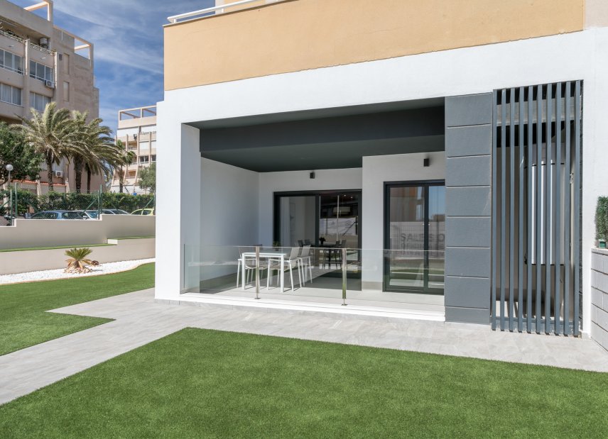 Obra nueva - Ático -
Torrevieja