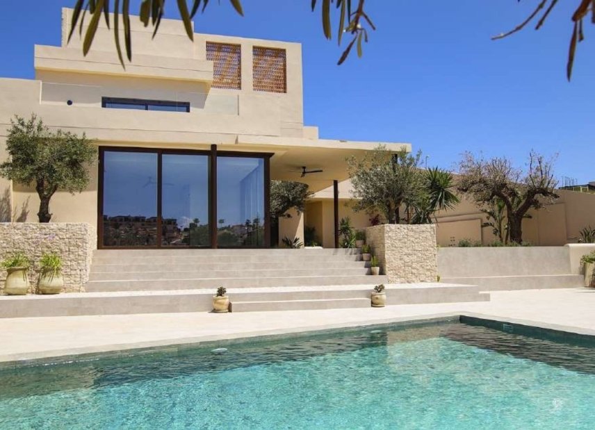 Obra nueva - Villa -
La Marina