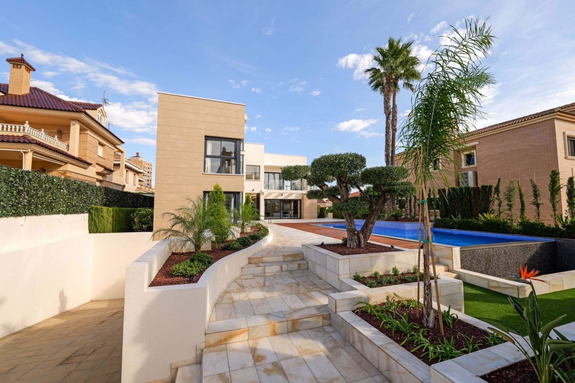 Obra nueva - Villa -
Torrevieja