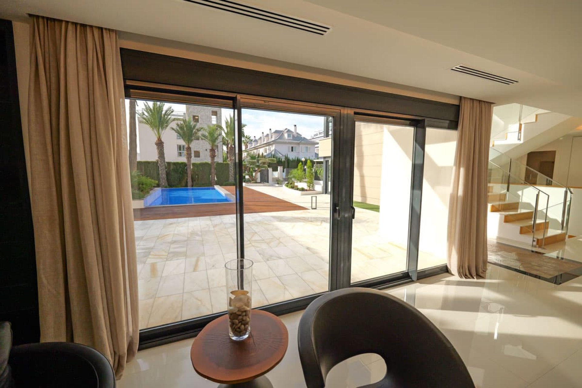 Obra nueva - Villa -
Torrevieja
