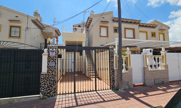 Rækkehus - Gensalg - Orihuela Costa -
                Playa Flamenca