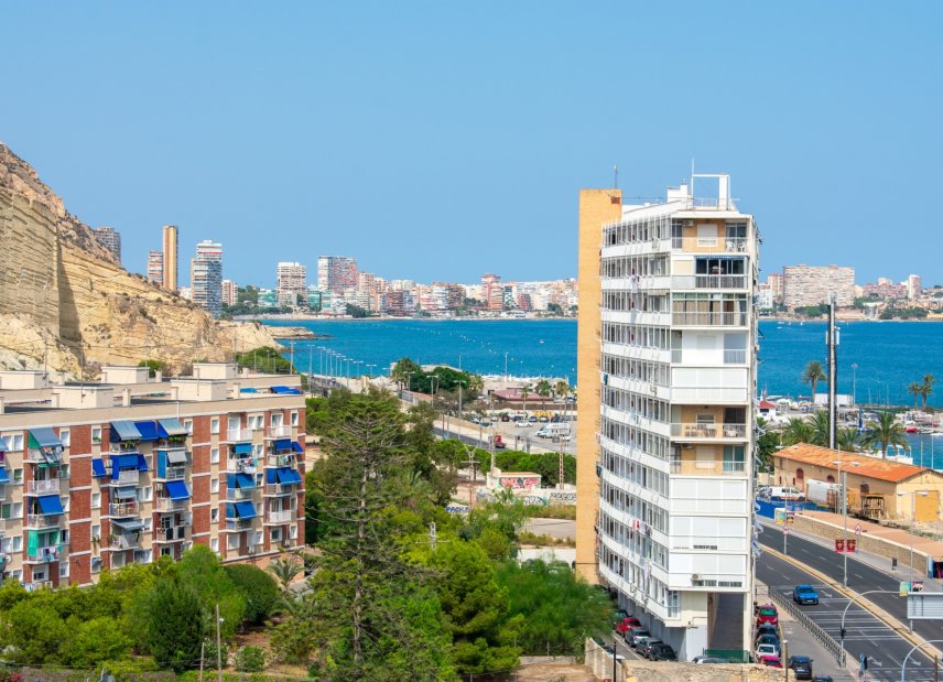 Resale - apartment -
Alicante - Casco antiguo