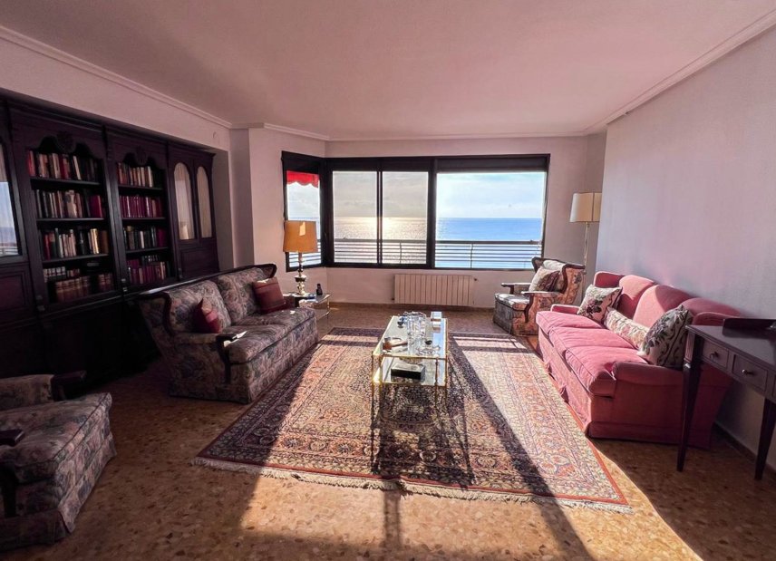 Resale - apartment -
Alicante - Center