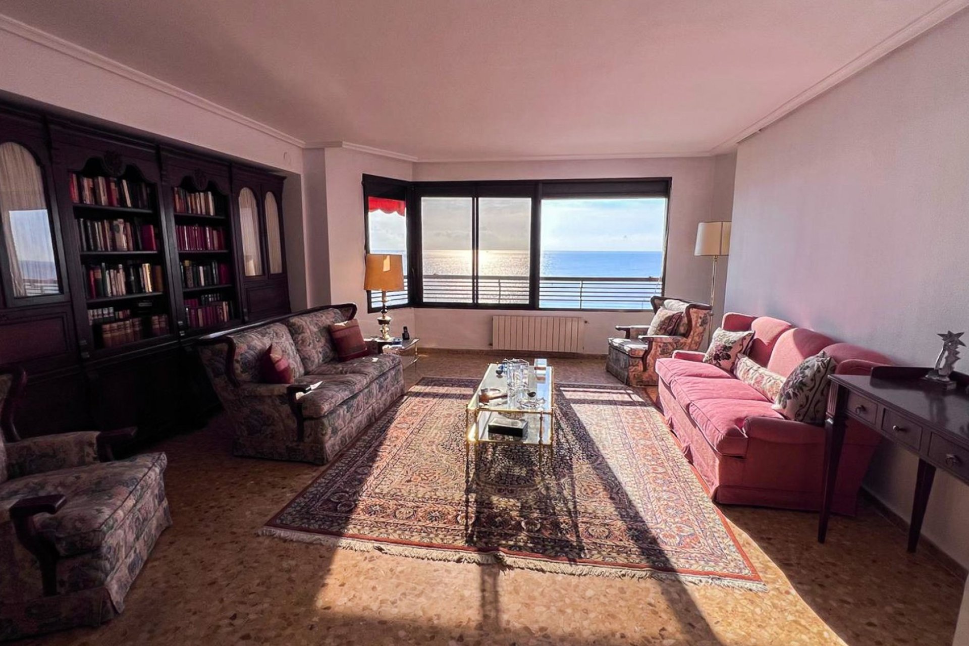 Resale - apartment -
Alicante - Center