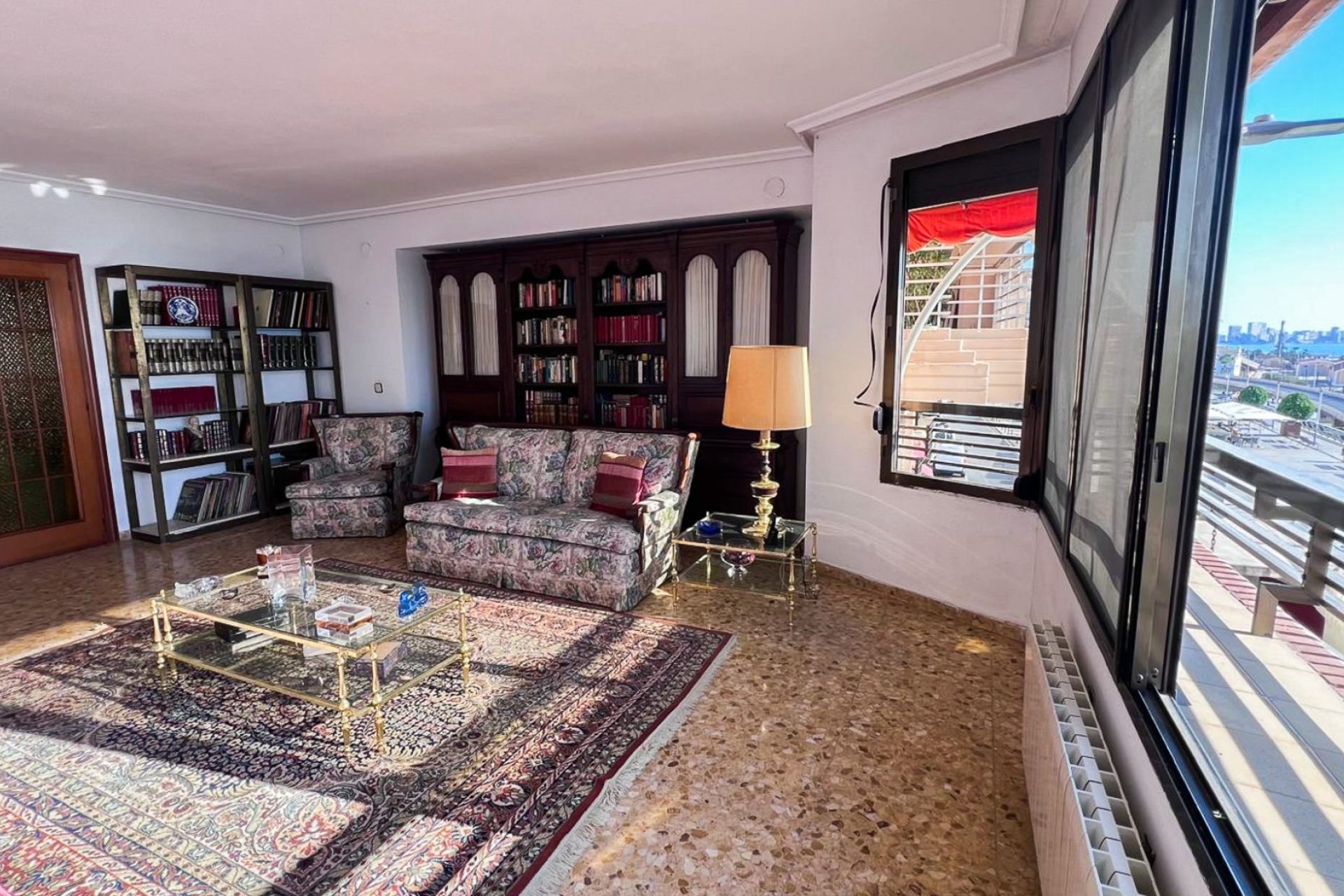 Resale - apartment -
Alicante - Center