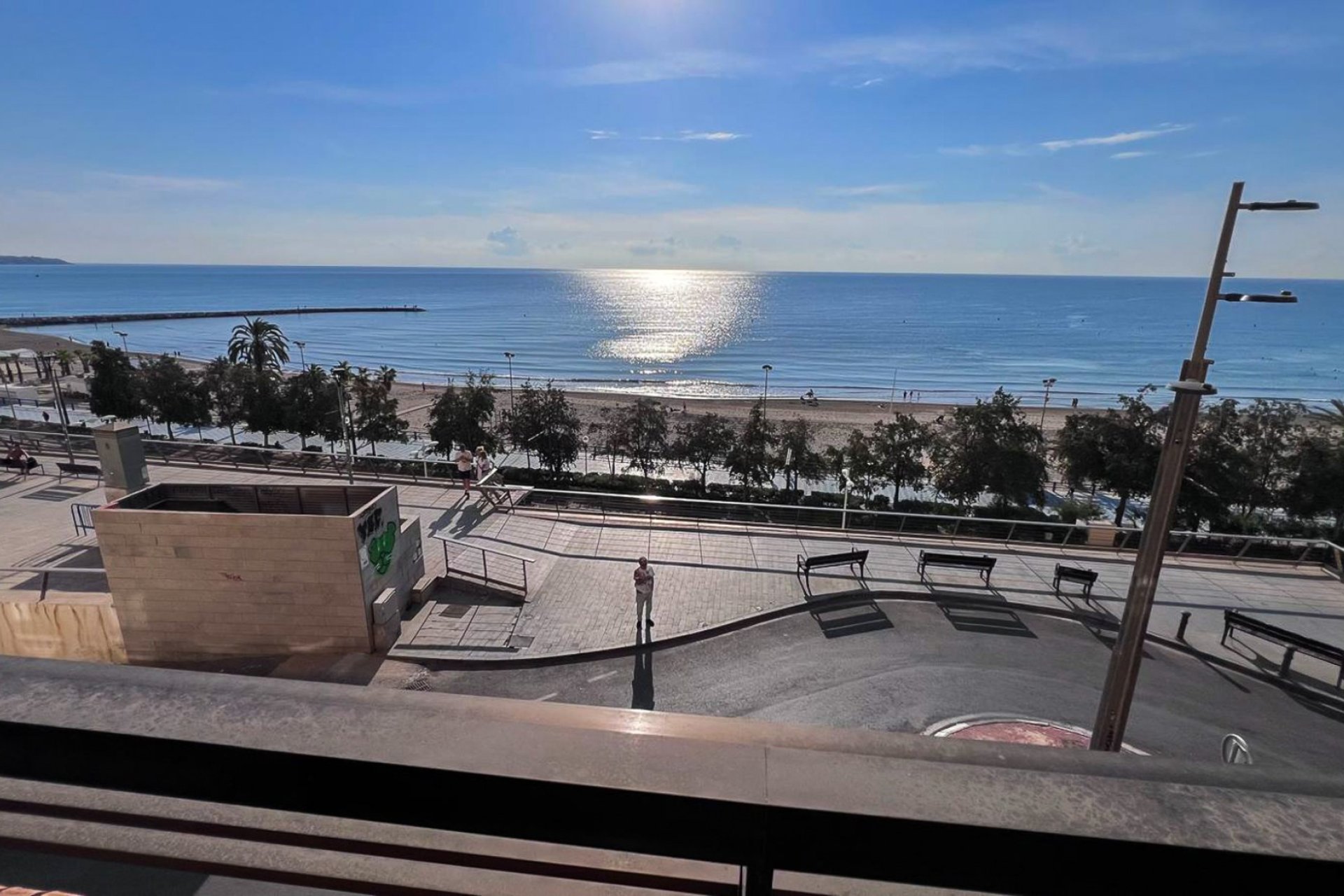 Resale - apartment -
Alicante - Center