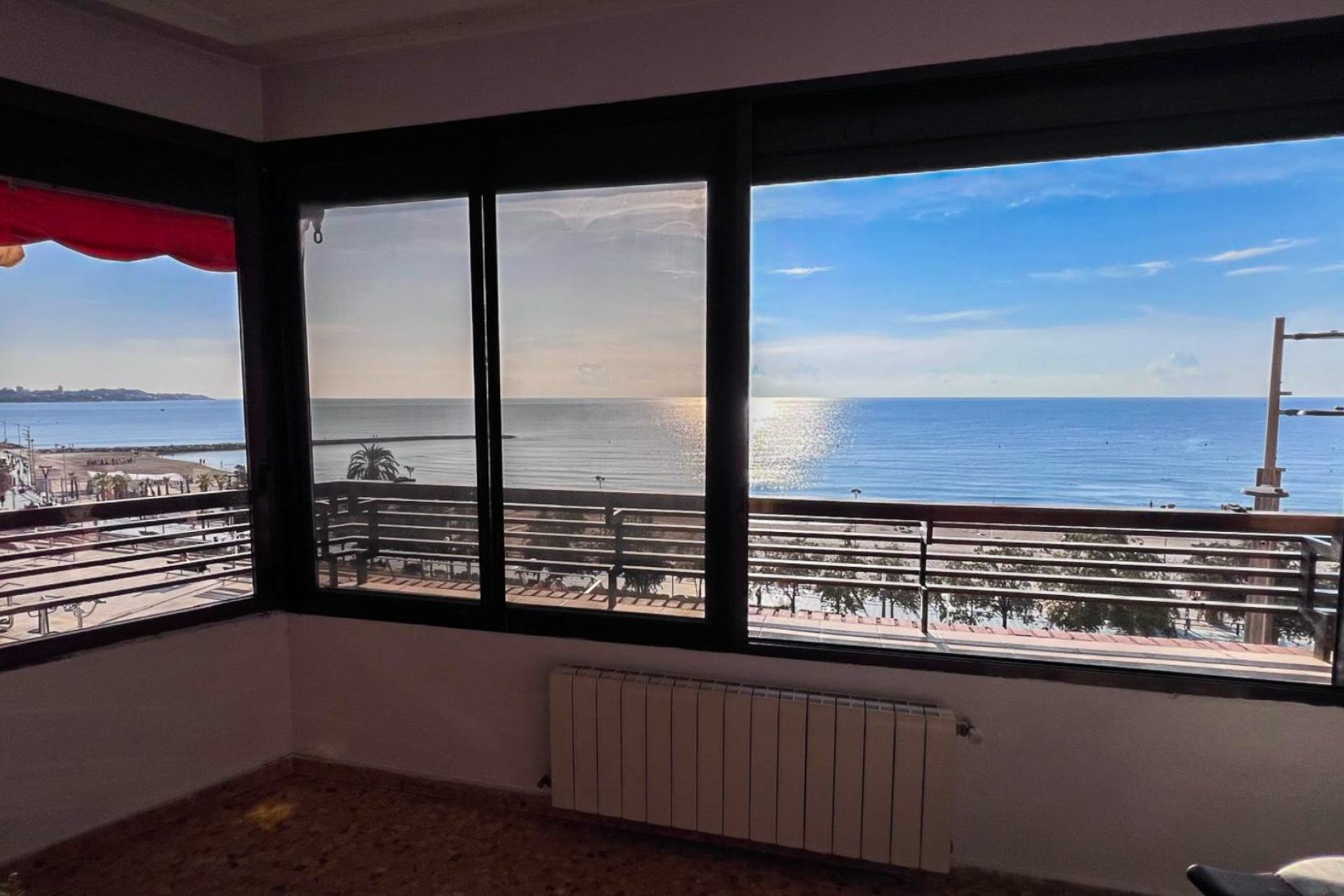 Resale - apartment -
Alicante - Center
