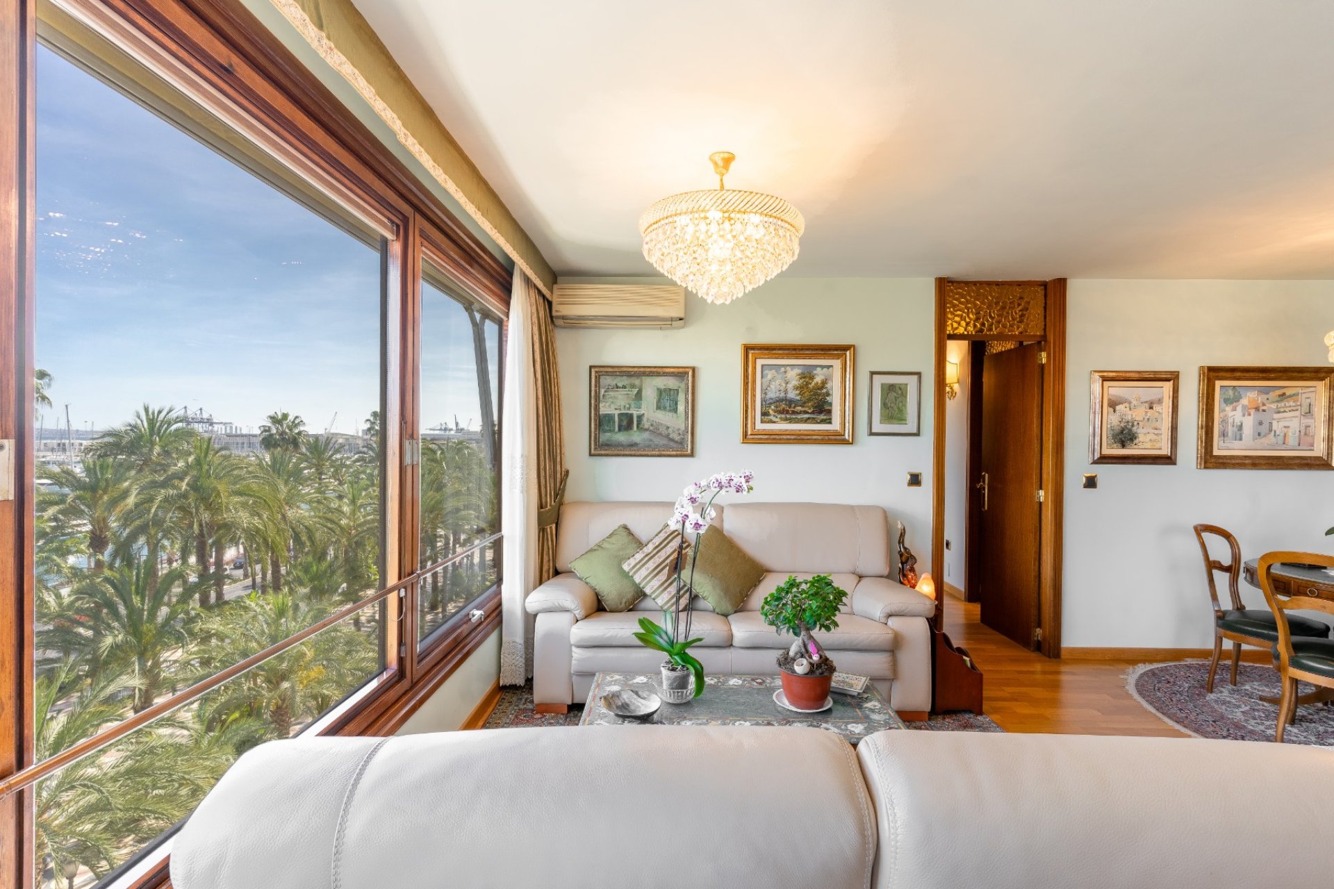 Resale - apartment -
Alicante - - Centro  -